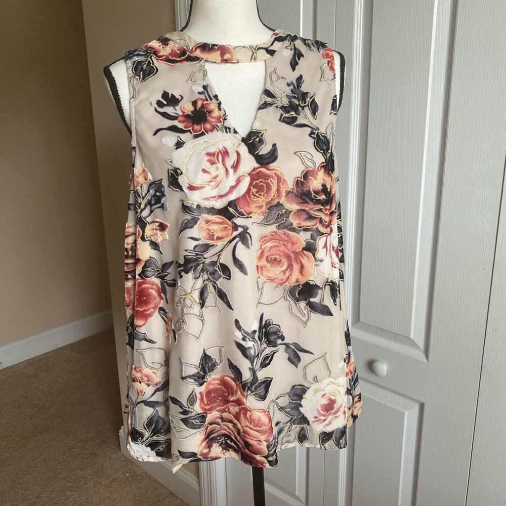 Floral Sleeveless Blouse